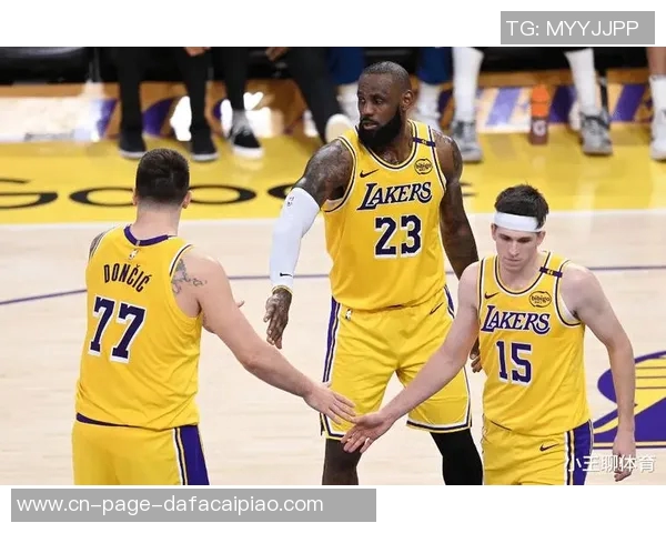 里夫斯背靠背狂砍92分创湖人队史新高自科比以来首次如此表现 里夫斯背靠背狂砍92分创湖人队史新高自科比以来首次如此表现