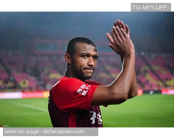 前法国国脚本耶德尔与维达德达成协议将加盟新球队