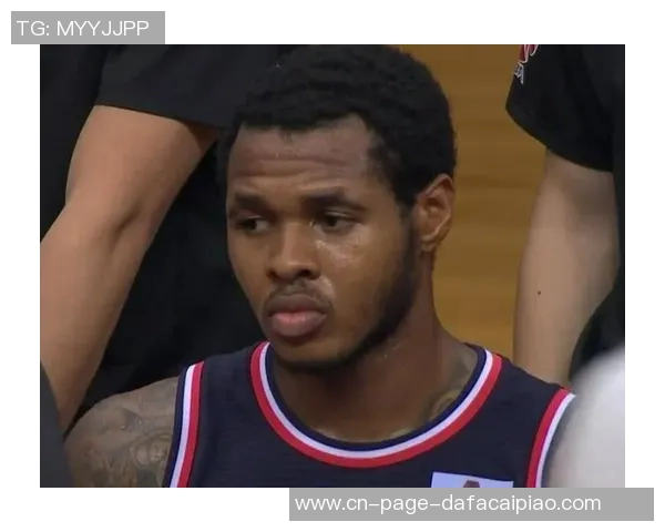 亨特全场手感冰冷七投零中仅得两分正负值惨淡创赛季新低